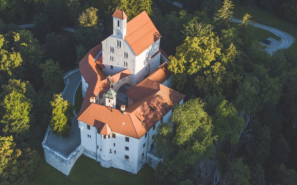 brezice podpis pogodbe pisece 2026 8