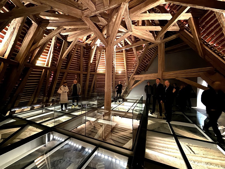 jz stop s steklenim podom