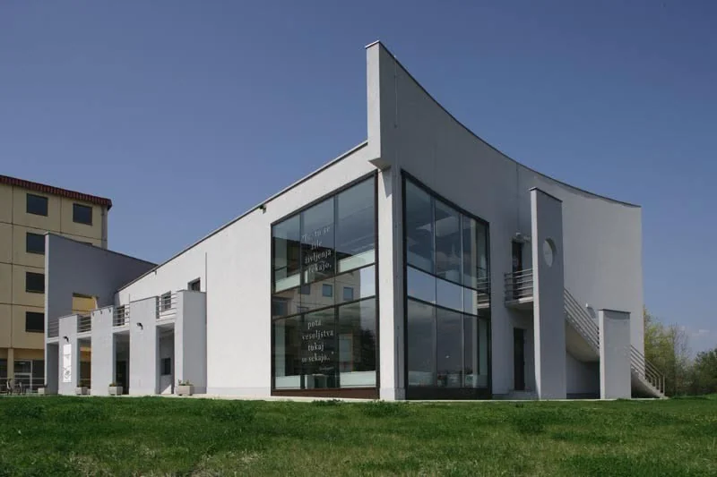 knjiznica brezice 80 let iz solske ucilnice 3