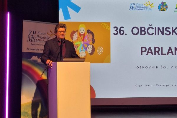 otroski-parlament-brezice-2026-08EC0A4ACA-95B7-4594-3E70-2A564F66E372.jpg