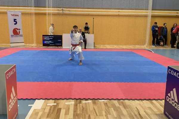 karate-klub-radece-18205B9882-E8E0-0870-5AE2-2BF6C6BF1FBC.jpg