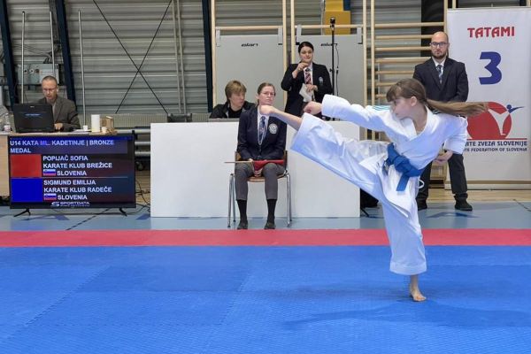 karate-klub-radece-19F905C1FE-B3DC-596D-7E28-7BE17895C1AF.jpg