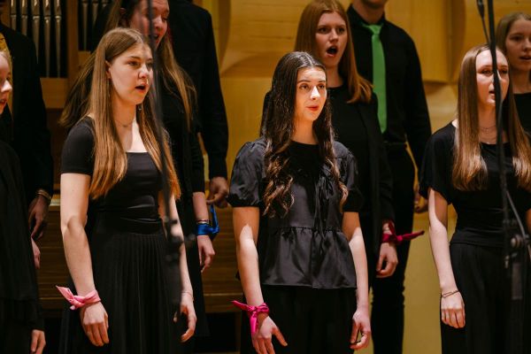 mesani-pevski-zbor-gimnazija-brezice-120EBE1893-EE5C-4D8B-4A89-4906951E079F.jpg