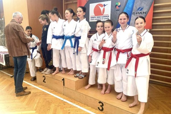 karate-klub-radece-02223676AD-A5DE-F81C-31FF-95B070D3F3C4.jpg