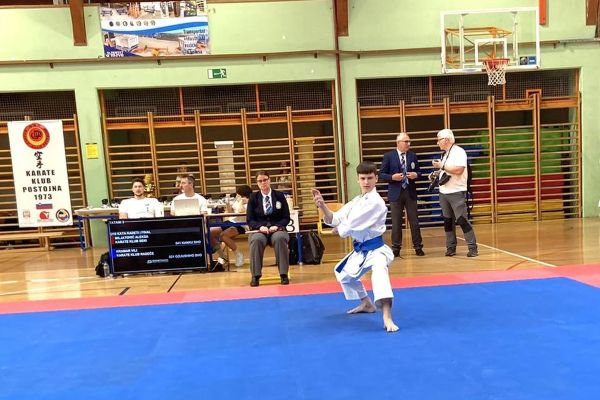 radeski-karateisti-046E11134A-2796-16BE-60DB-96D807099F2B.jpg