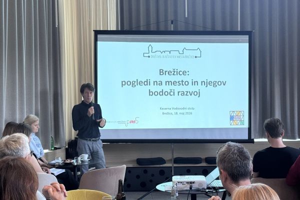 pmb-posvet-zeleno-0694B52AD3-B00F-AFBB-B076-70760D0CD6B0.jpg