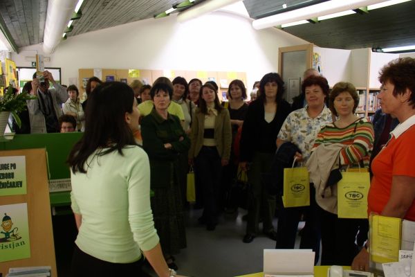 80-let-knjiznice-207544502-2346-55F8-6B12-459E7EC02112.jpg