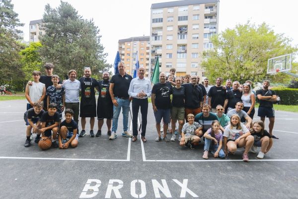 bronx-kosarka-131F3D7761-D426-F4C2-AAA2-3C8A6580A95F.jpg
