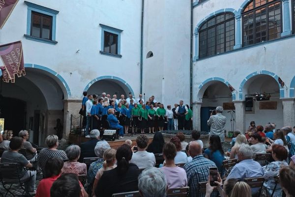mesani-pevski-zbor-lisca-0935752E30-7CC3-C2FD-6B57-0DE6FB7CF922.jpg