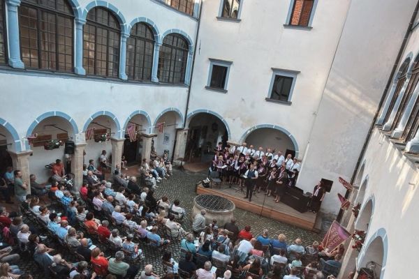 mesani-pevski-zbor-lisca-1075373903-ACFD-CEF6-009F-F31531951C4A.jpg