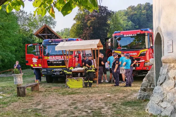 raka-praznuje-15C2B0CF75-741F-DE3B-92E8-E41A9AC3812D.webp