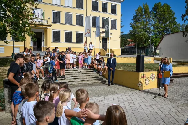 nov-kombi-senovo-11E8E3CBFD-1C59-C377-F927-695DF2F0D879.webp
