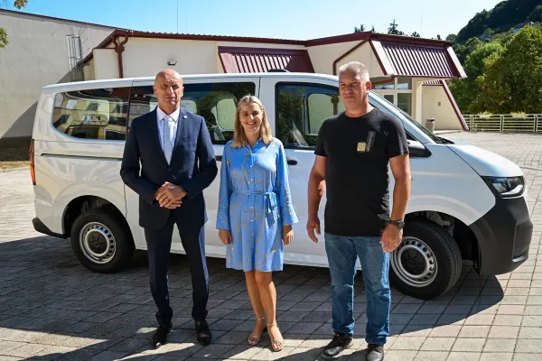 nov-kombi-senovo-1AC7ACD06-FC2E-20CD-2D06-397954BE84D5.webp