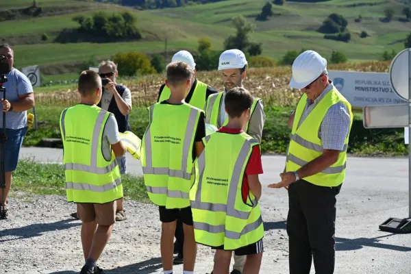 cesta-sevnica-51EEFEFAF-59C7-D6B9-4ACA-0AC9B7970735.webp