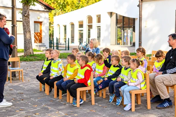 teden-mobilnosti-pravljice-0106B6B994-31B7-CD60-921C-7015E6819DD3.webp