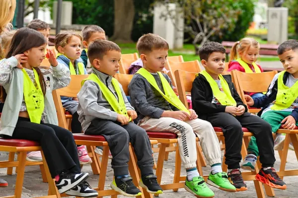 teden-mobilnosti-pravljice-06E1721A4A-65BE-4EC0-12F4-D83E969980E1.webp