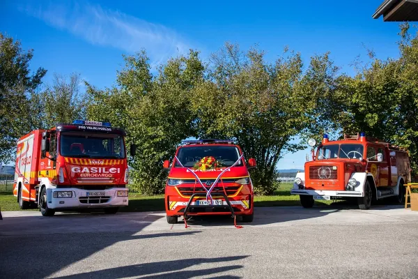 nov-gasilski-avto-veliki-podlog-138B82DDEE-907A-B317-65FA-4022A57F2630.webp
