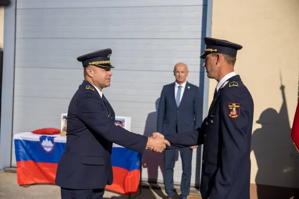nov-gasilski-avto-veliki-podlog-3154F500E3-DB4D-73C8-C07F-ED67D5E6D2F7.webp