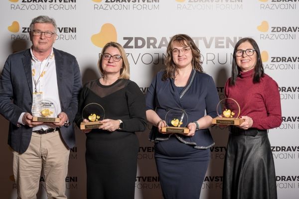 zdrastveni-razvojni-forum-2026-vsi-nagrajenci-foto-ravnik93F7AFD1-C697-877F-8803-4269F9BD90B4.jpg