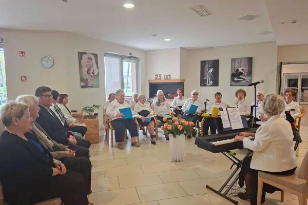 pevski-zbor-zarek-029A96C886-D13F-D4A8-127B-B5F1ADDE3D5F.webp