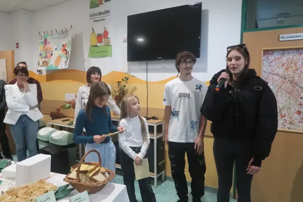 pisece-na-obisku-prijatelji-15046DEC5E-1020-D529-686E-F247D70DC3BF.webp