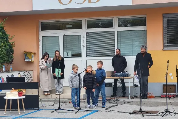 os-brezice-praznuje-089E53B357-C45C-7BD8-9A94-5417C5A1B0A9.webp