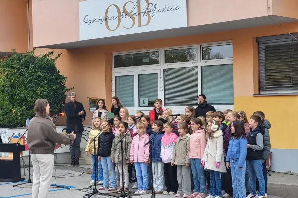 os-brezice-praznuje-16B28B3891-BD8D-4FEB-04DB-B7E8C3133ADB.webp