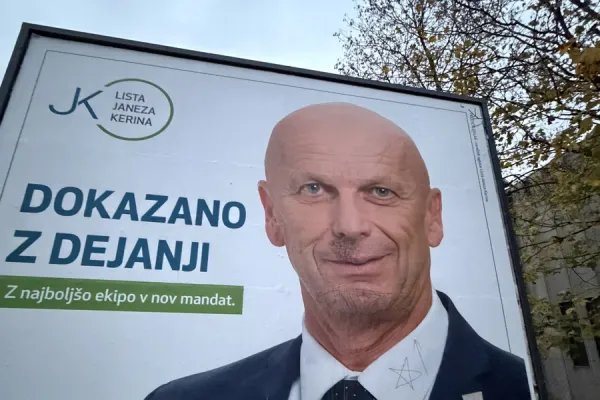 unicevanje-plakatov-kerin-janez-03C534B285-B959-FDA9-584A-2DB834AB3E68.webp