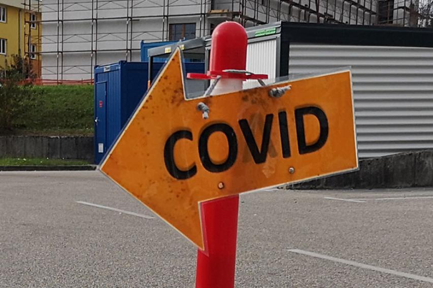 COVID-19, visoko tvegani stiki