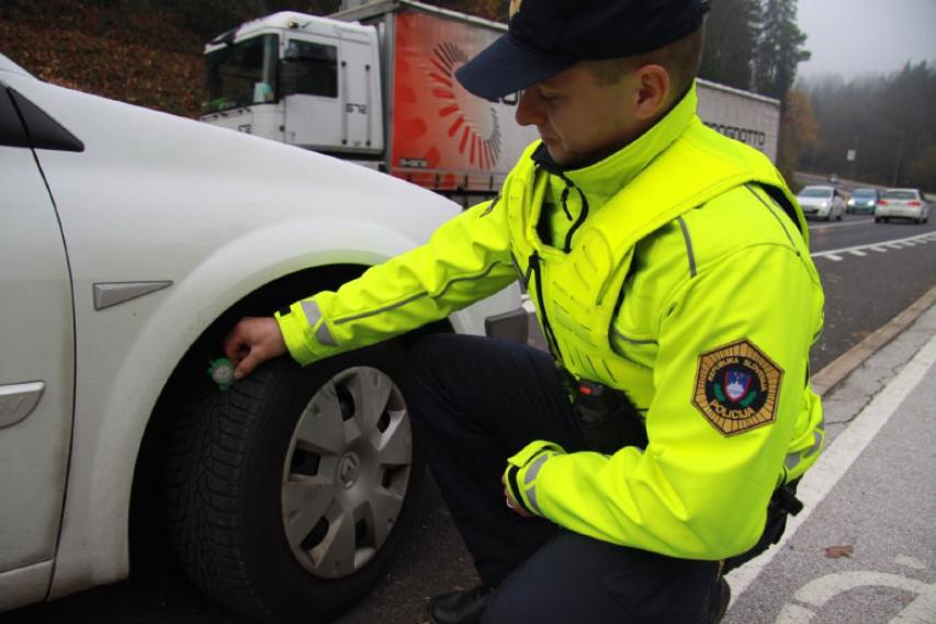 Policisti so preverjali zimsko opremo vozil